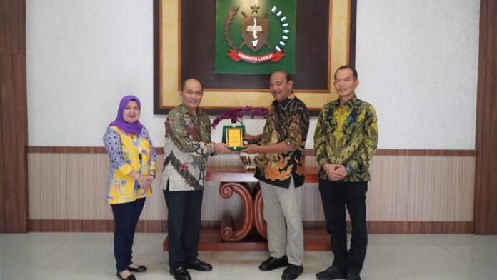 Bank Sumut Stabat Serahkan Csr Ke Pemkab Langkat